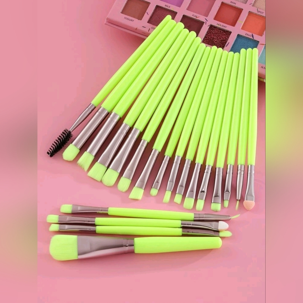20pc Neon Yellow Makeup brush set